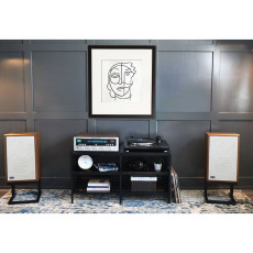 HIFI / HIFI / Repro regálové / KLH Model Three / Anglický ořech / 2ks HIFI / HIFI / Repro regálové / KLH Model Three / Anglický ořech / 2ks
