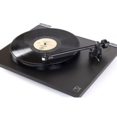 Gramofony / GRAMO / Gramofon Rega Planar 1 / Black Gramofony / GRAMO / Gramofon Rega Planar 1 / Black