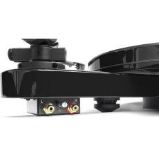 Gramofony / GRAMO / Pro-Ject:RPM 3 Carbon+2M Silver / Piano Black