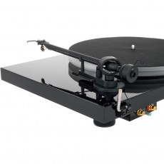 Gramofony / GRAMO / Gramofon Pro-Ject Debut III DC Esprit Piano+OM10E