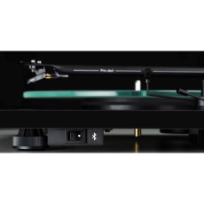 Gramofony / GRAMO / Gramofon Pro-Ject T1 EVO BT+OM10 / Piano Black