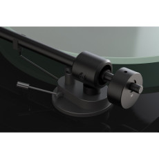 Gramofony / GRAMO / Gramofon Pro-Ject T1 EVO Phono+OM10 / Piano Black