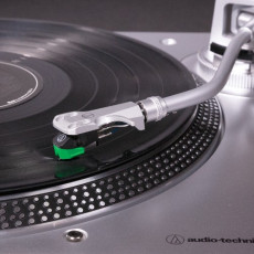 Gramofony / GRAMO / Gramofon Audio-Technica AT-LP120XUSB / Black