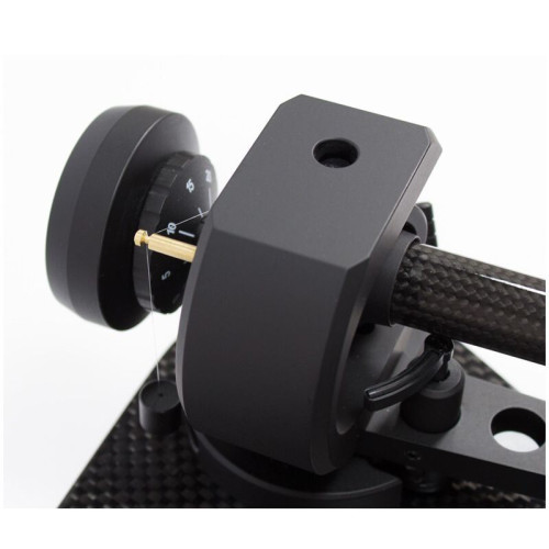 Gramofony / GRAMO / Pro-Ject:RPM 5 Carbon+2M Bronze / Piano Black