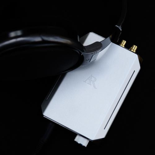 HIFI / HIFI / Sluch�tkov� zesilova� Acoustic Research AR-UA1